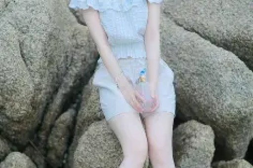 她是知名女星10年前拍戏中途意外怀孕今45岁孩子生父仍是谜