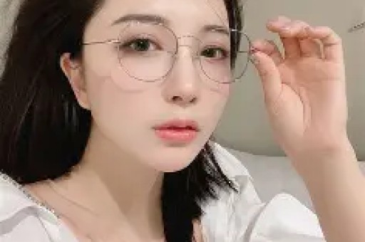 内娱知名女星被拘：身份被扒原因曝光逮捕画面流出